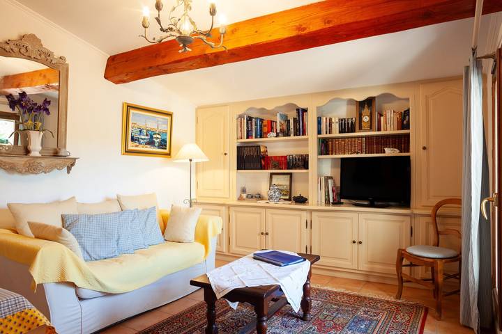 Appartamento intero, Appartamento per vacanze "Les Cigales" con vista sulle montagne, giardino privato e Wi-Fi in Ceyreste, Marseille e dintorni