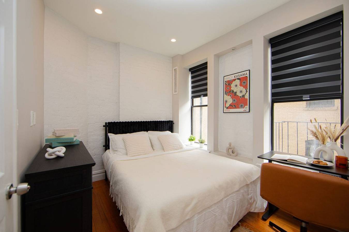 Entire apartment, Apartment #1099: Columbus Circle in Manhattan, New York City
