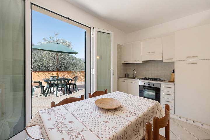 Hel lägenhet, Apartment 'Ferla La Taggiasca' with Mountain View & Terrace in San Gregorio (Stellanello), Stellanello