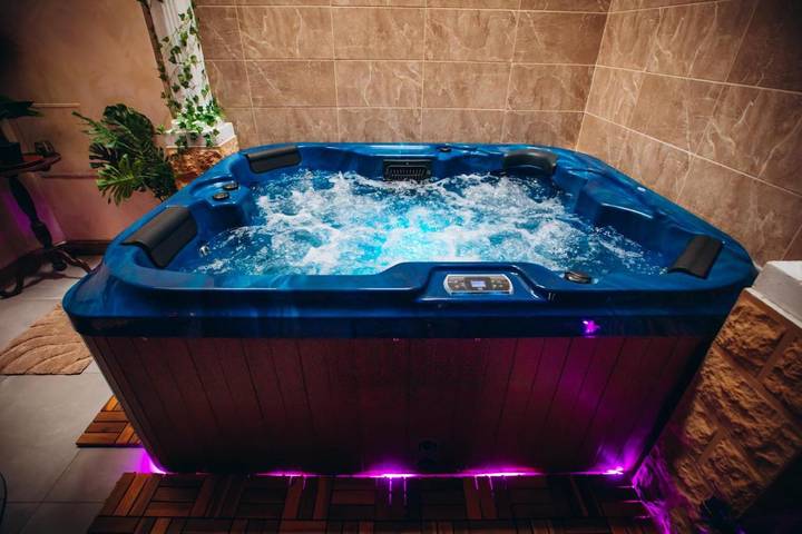 Gîte pour 4 personnes, avec jacuzzi ainsi que piscine et sauna à Saint-Maur-des-Fossés - 3