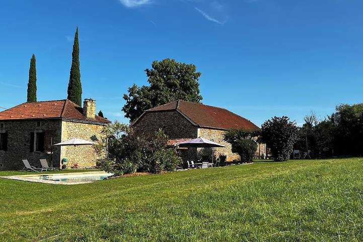 Location de vacances pour 6 personnes, avec jardin, animaux acceptés à Saint-Martin-le-Redon