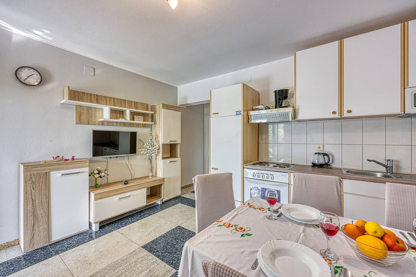 Ganze Wohnung, Sea View Apt Silver near Zadar in Maslenica, Zadar