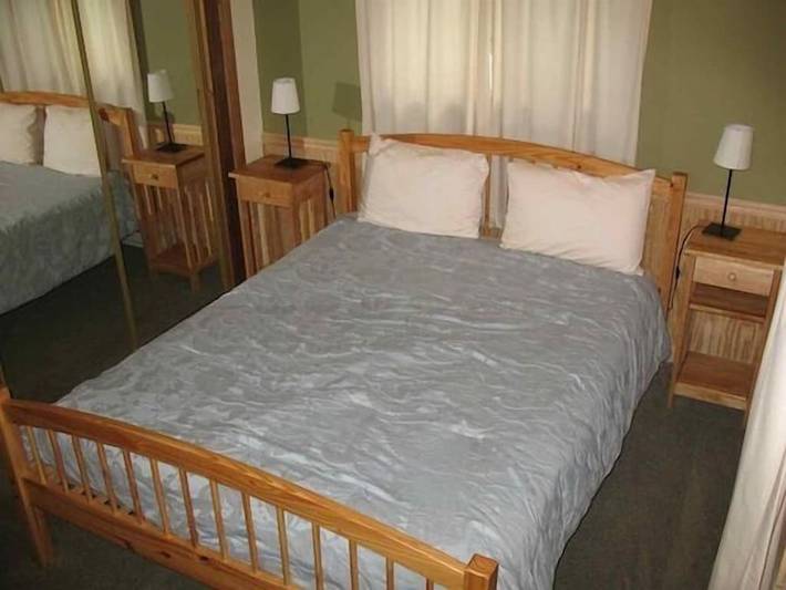 Log cabin for 6 people, with terrace and hot tub in Mount Hood