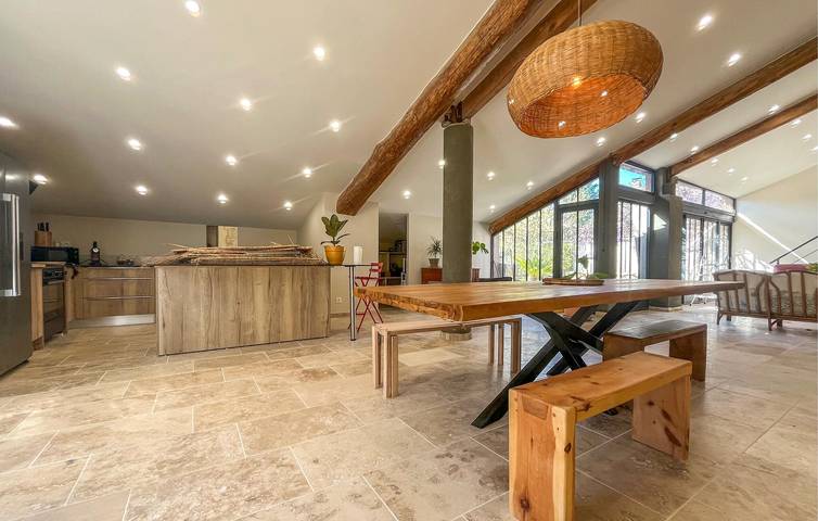Location de vacances pour 12 personnes, avec terrasse ainsi que piscine et sauna, animaux acceptés à Mornas - 4