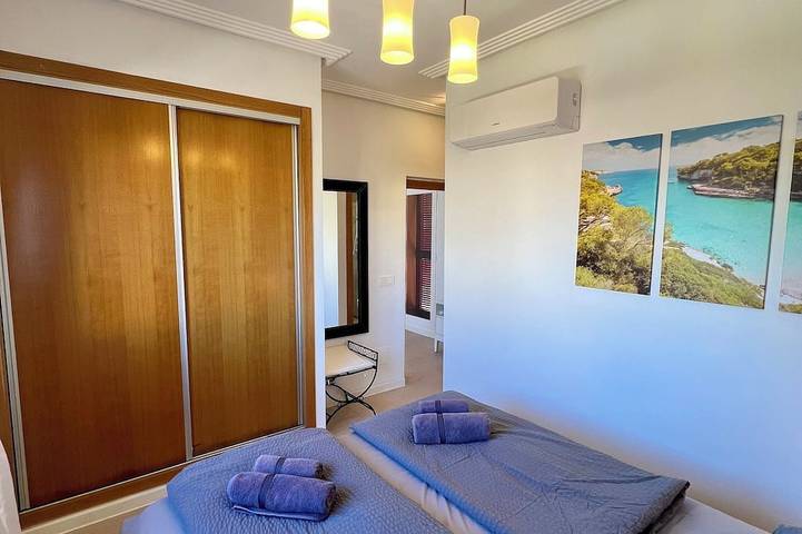 Charmantes Ferienhaus für 4 Personen / Wifi / Bbq / große Poollandschaft in Cala Murada, Manacor