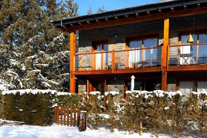 Appartement de vacances pour 5 personnes, avec piscine et jardin