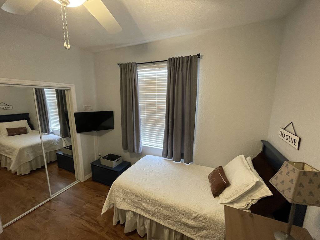 Ganze Wohnung, Juwel von Lake Marion! Schöne 3-Zimmer mit Kingsize-Betten, Hd & Internet in Lake Marion (FL)