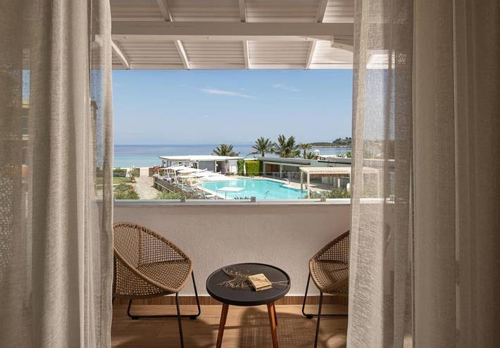 Hôtel pour 2 personnes, avec Balcon et Terrasse ainsi que Jardin et Piscine dans Ormos Panagias - 3