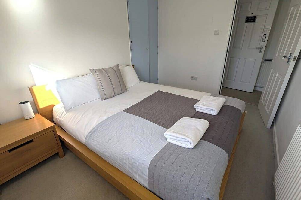 Entire apartment, Chichester City Centre Apartment, Sleeps 4, family friendly. in Chichester, West Sussex