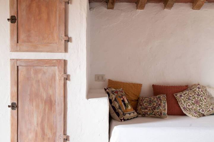 Colombiao di Momo: A Große 17. Jahrhundert Bauernhaus mit Blick auf toskanischen Hügeln in San Giovanni d'Asso, Montalcino