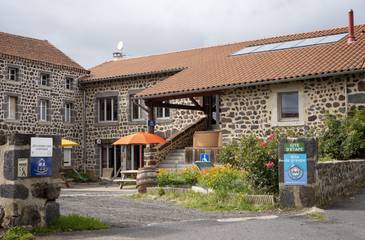 Gîte pour 34 personnes, avec terrasse et jardin, animaux acceptés en Haute-Loire
