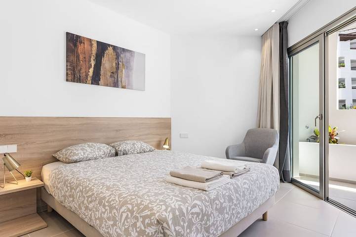 Ganze Wohnung, Magnificent New Apartment Adama Jardines De Los Menceyes in Palm-Mar, Arona
