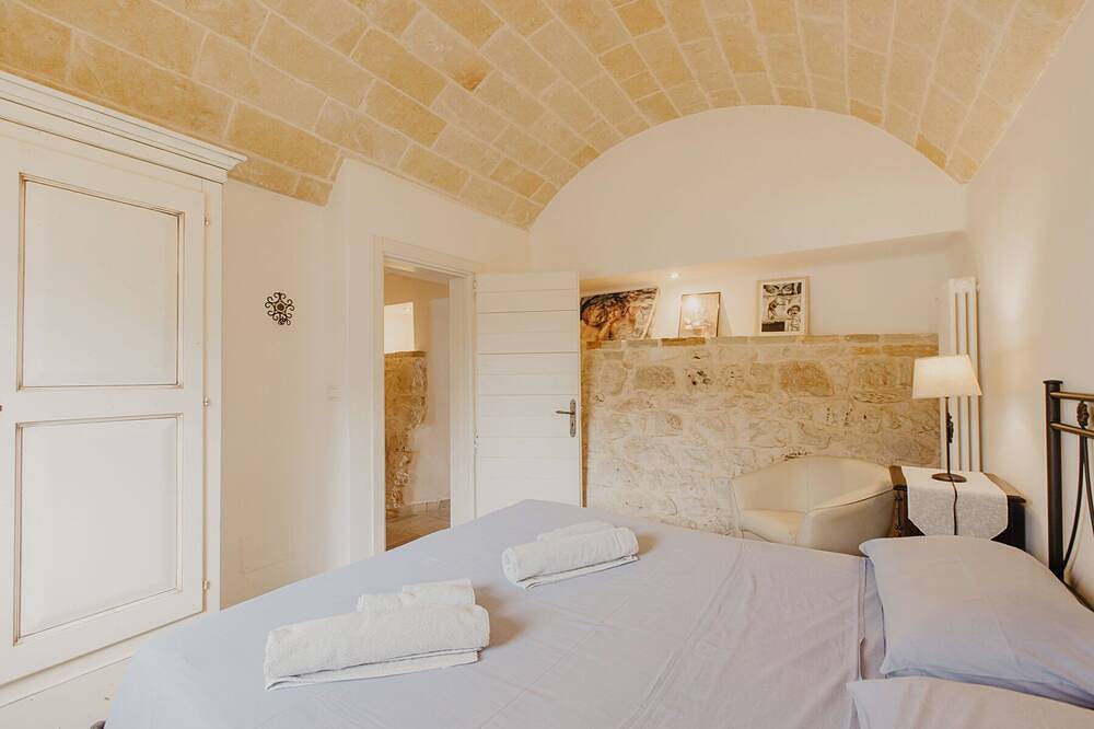 The Trulli Court - Trullo Basil - in San Vito dei Normanni, Salento