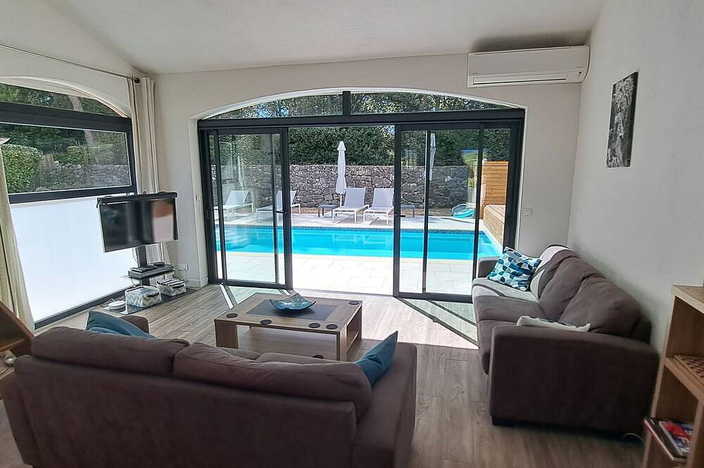 Familia Villa, piscina privada climatizada, aire acondicionado, wifi, Valbonne 10 minutos a pie in Valbonne, Region de Cannes