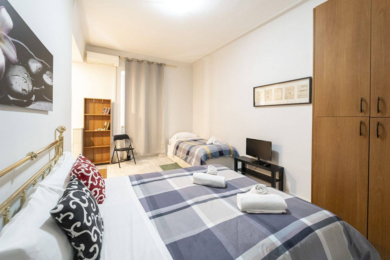 Entire apartment, Postcard - Cozy Apt near the Central Station in Trieste, Carso