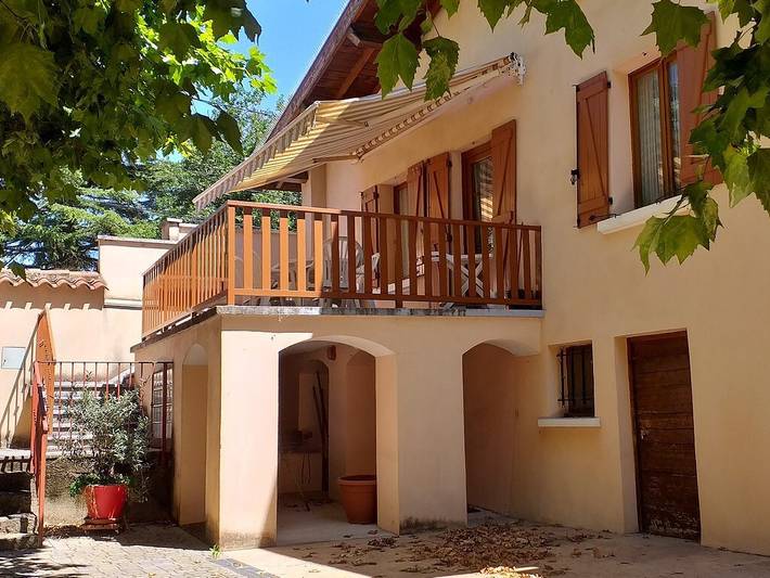 Gîte pour 6 personnes, avec Terrasse et Jardin à Vaugneray