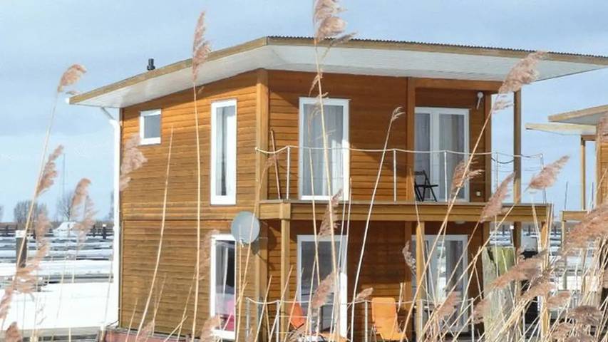 Ferienhaus für 4 Personen, mit Balkon und Sauna in Kröslin
