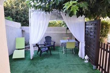 Gîte pour 3 personnes, avec terrasse à Saint-Martin-d'Ardèche