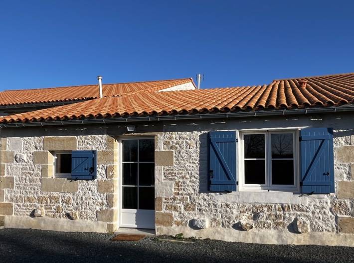 Gîte pour 4 personnes, avec terrasse et jardin à Coulon - 2