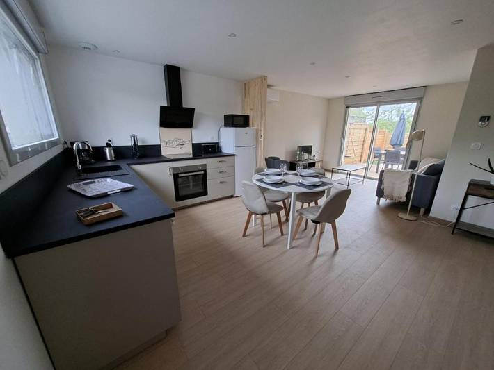 Location de vacances pour 4 personnes, avec vue et jardin dans Mazaye