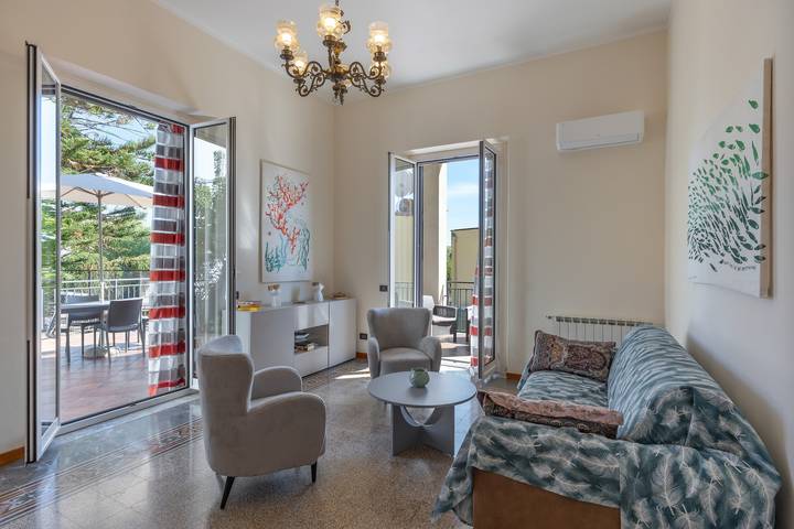 Villa 'Regina 22 - Porticello' with Private Terrace, Wi-Fi and Air Conditioning in Porticello, Santa Flavia