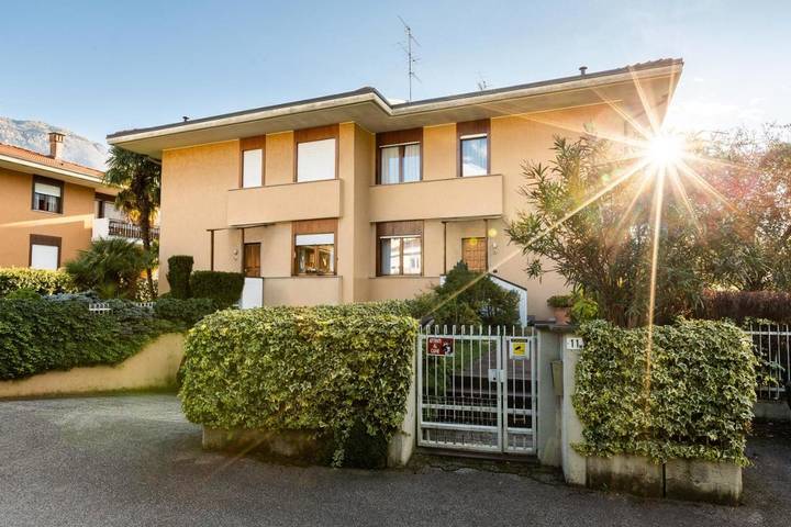 Villa for 6 people, with Balcony and Terrace as well as Yard and View in Arco