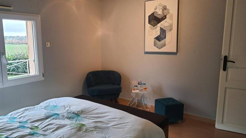 Gîte pour 2 personnes, avec Terrasse et Jardin ainsi que Piscine et Vue à Saint-Paul-en-Pareds