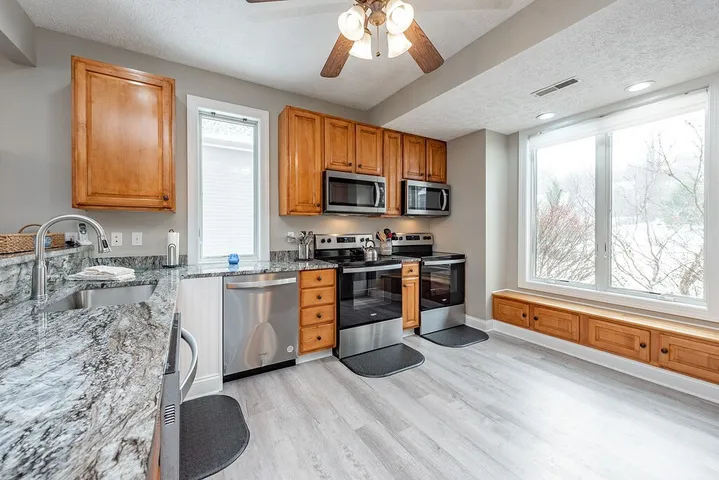 Vacation house for 22 people, with pool and hot tub as well as balcony, with pets - 1