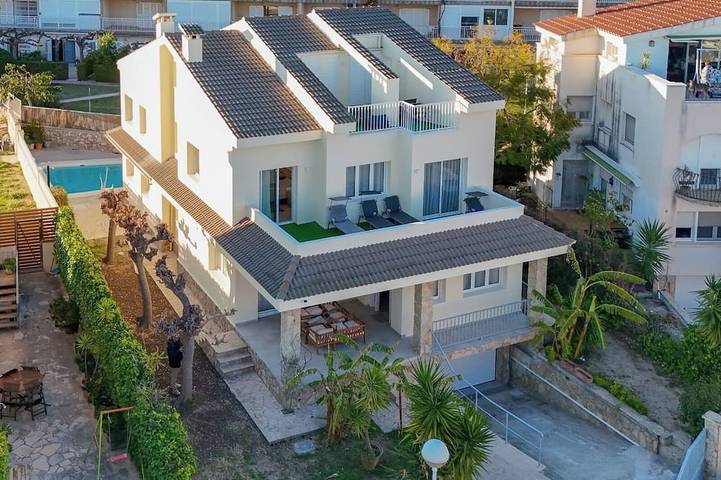 Ferienhaus für 14 Personen, mit Pool