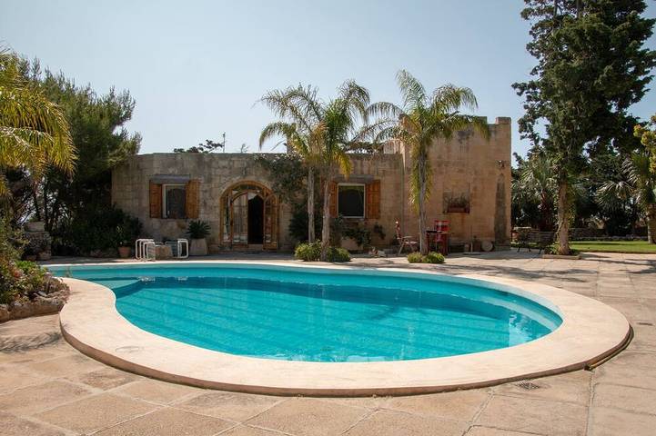 Gîte pour 3 personnes, avec Jardin dans Attard