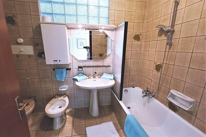 Apartamento entero, Casa en Italia con vistas al mar y montaña in Maccagno, Maccagno con Pino e Veddasca