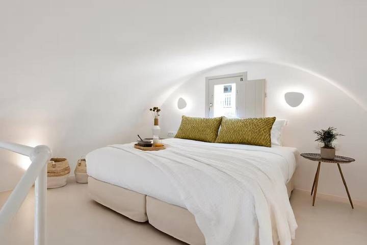 Maison d’hôte pour 8 personnes, avec Balcon et Jacuzzi ainsi que Terrasse et Jardin à Oia - 3