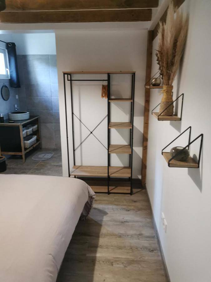 Gîte pour 4 personnes, avec jardin et terrasse à Lesperon - 3