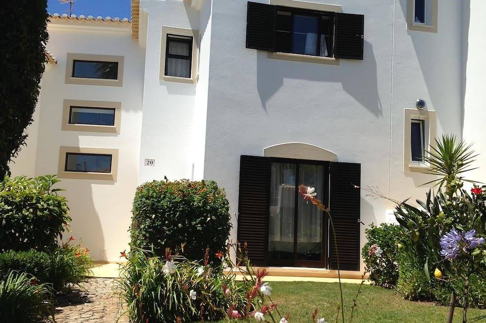 Casa vacanza a Budens a partire da 110€ a notte