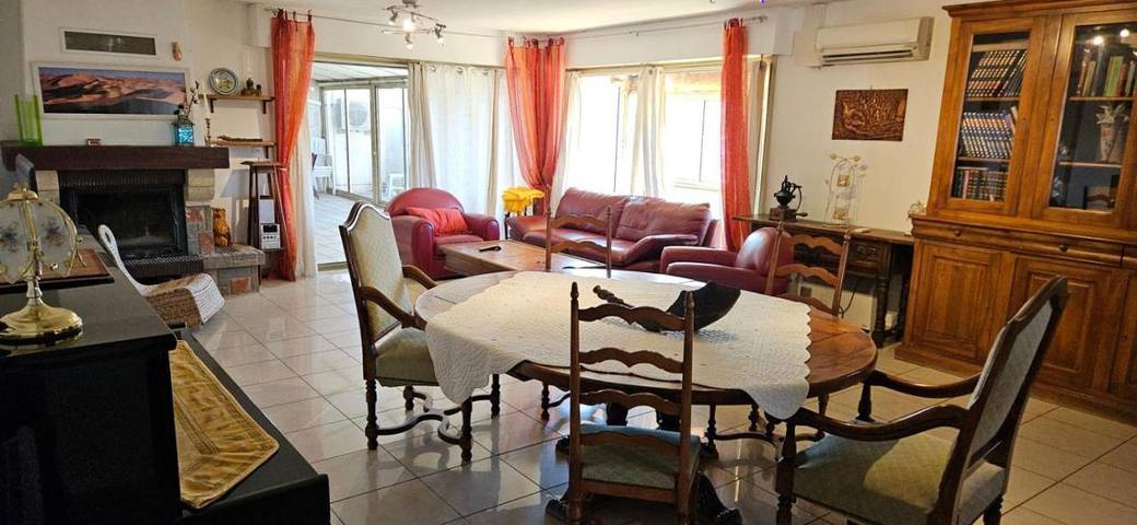 Hôtel pour 5 personnes, avec piscine ainsi que jardin et vue à Saint-Martin-de-Crau - 2