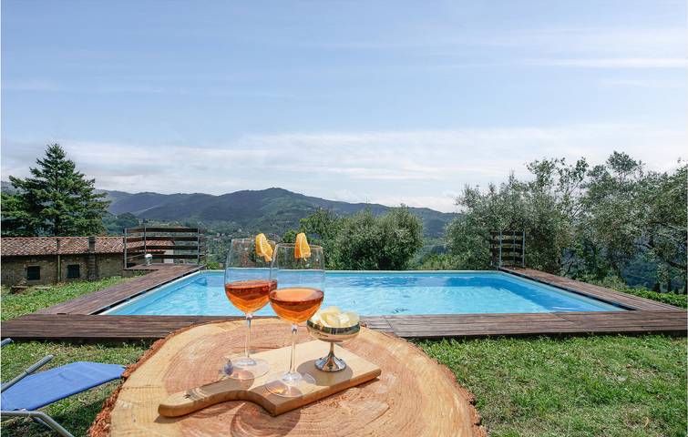 Casa vacanza per 10 persone, con piscina e giardino - 1