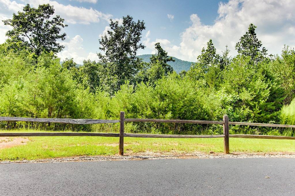 Privater, hundefreundlicher Kurzurlaub mit privatem Whirlpool und herrlichem Bergblick in Chattahoochee National Forest