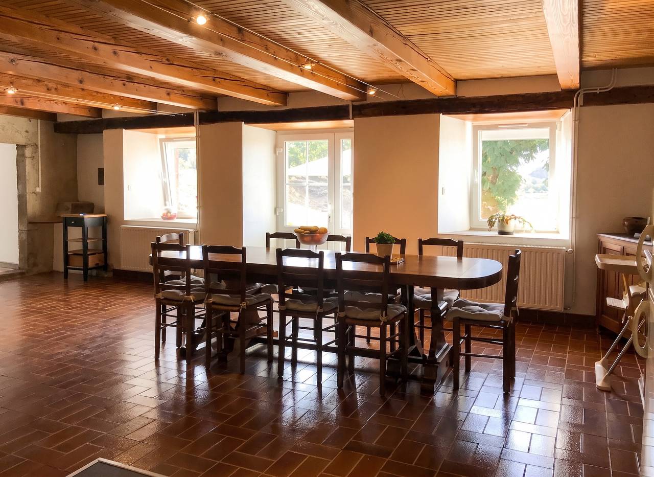 Gemütliches Haus in Bagnols mit Terrasse und Garten in Bagnols, Regionaler Naturpark Volcans d'Auvergne