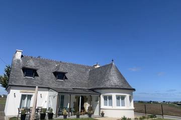 Gîte pour 8 personnes, avec jardin et terrasse dans Plage de Tournemine