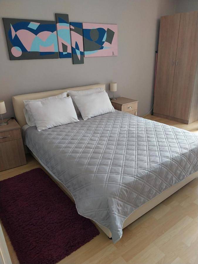 Appartement entier, Apartment Tatjana city center parking terrace in Jagodina, Région centrale