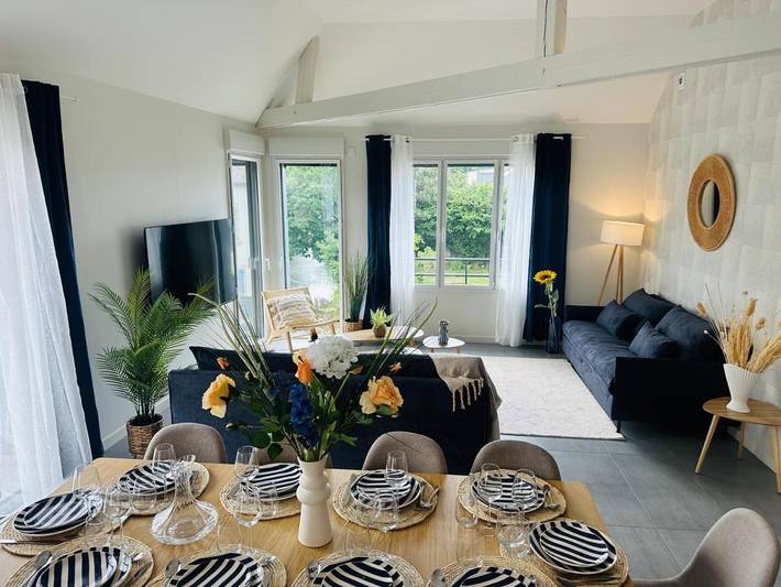 Location de vacances pour 10 personnes, avec jacuzzi et balcon à Cesson-Sévigné