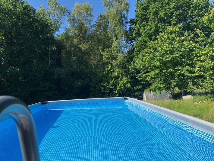 Location de vacances pour 4 personnes, avec vue ainsi que jardin et piscine à Espagnac - 4