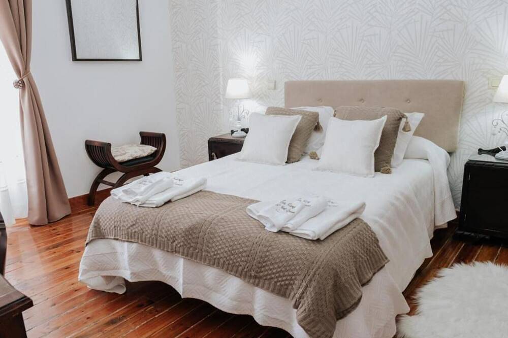Casa de vacaciones 'Casa Rural El Puente Grande' con piscina privada, Wi-Fi y aire acondicionado in Navahermosa, Provincia de Toledo