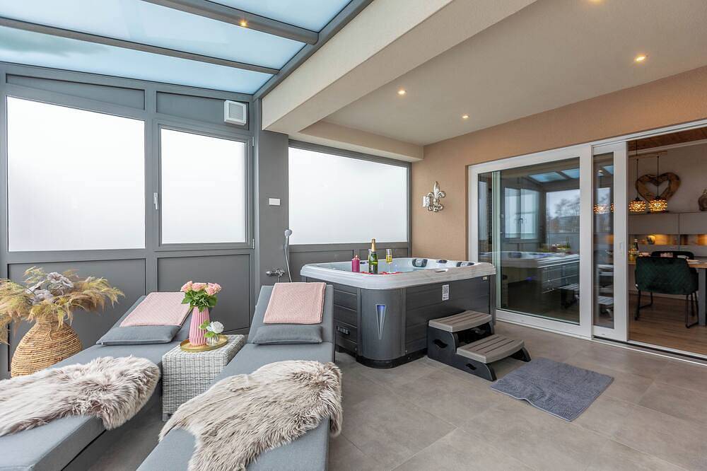 Ganze Wohnung, Whirlpool mit Wintergarten und tollen Außenbereich und Liegemuschel im Garte in Habscheid, Eifelkreis Bitburg-Prüm