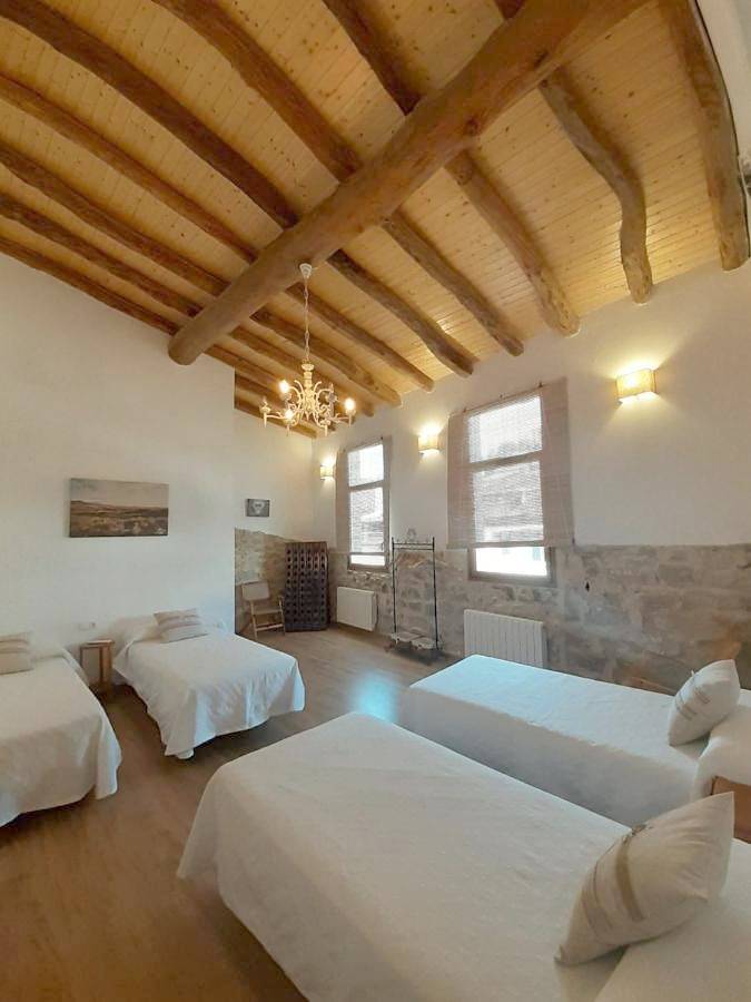 Location de vacances pour 4 personnes, avec Balcon et Terrasse ainsi que Jardin et Vue dans Terra Alta