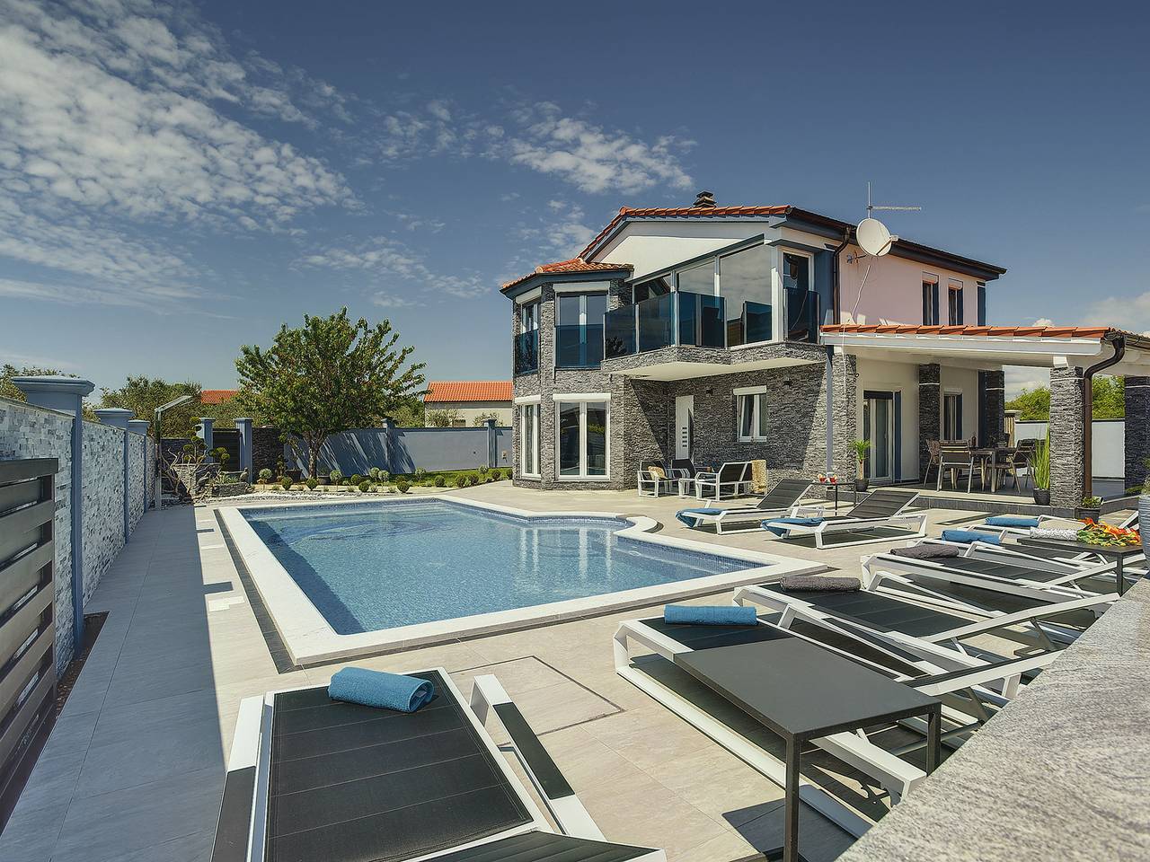 Villa in Fažana nahe Strand mit Pool in Fazana, Südküste Istrien
