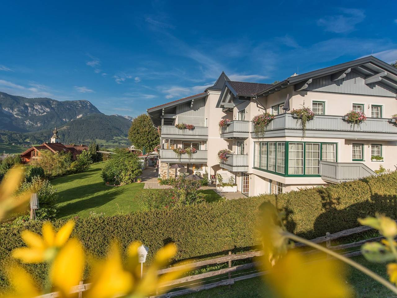 Cafe Pension Kitzer - Doppelzimmer Standard Frühstück in Haus, Schladming-Dachstein