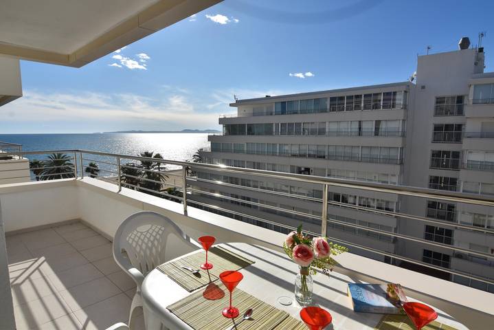 Gîte pour 6 personnes, avec terrasse ainsi que vue sur l’océan et piscine, animaux acceptés dans Platja Santa Margarita Rosas - 3