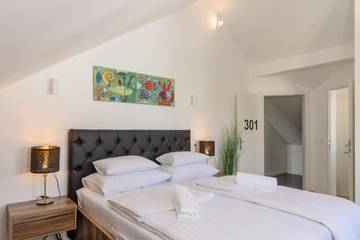 Chambre d’hôte pour 2 personnes, avec vue et terrasse, animaux acceptés à Trogir