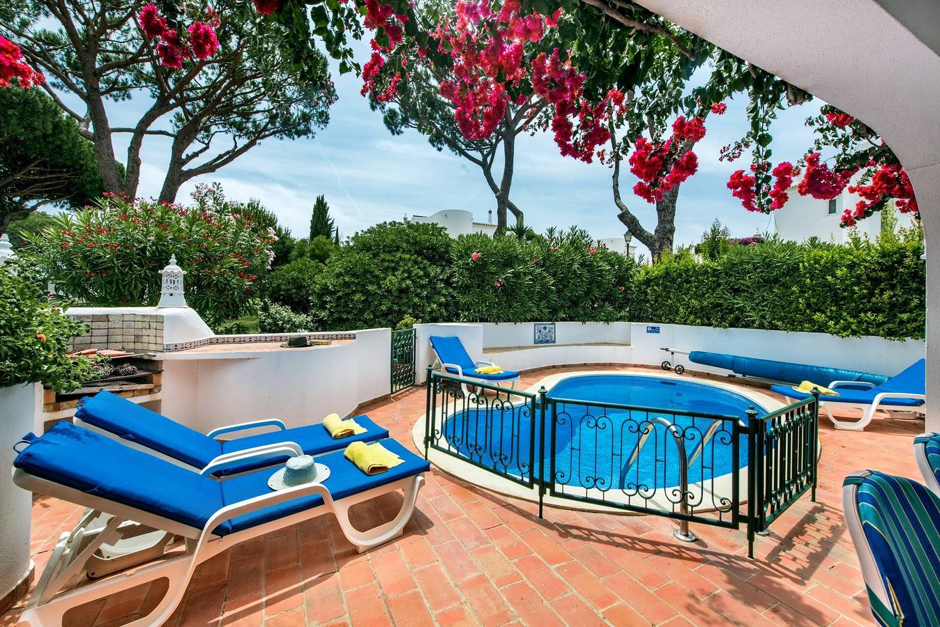 Villa for 6 People in Vale do Lobo, Praia do Ancão